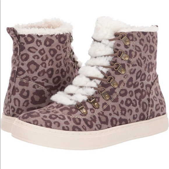 Billabong Take a Hike Boots in Animal Print - Picture 1 of 10